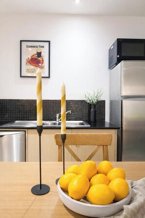 Dining - Charming Cosy Apartment in the Heart of Fitzroy (Fitzroy)