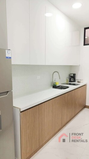 Private kitchen - Diamond Beach Suite Pool, Jacuzzi & Oceanfront (Montanita)