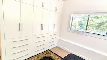 3 chambres, fer et planche à repasser, Wi-Fi gratuit, draps fournis