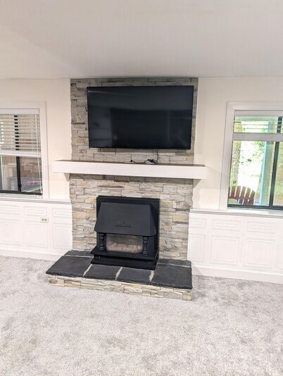 3BR comfy Suite with Patio, gaming room and dedicated working space Abbotsford