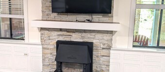 3BR comfy Suite with Patio, gaming room and dedicated working space Abbotsford