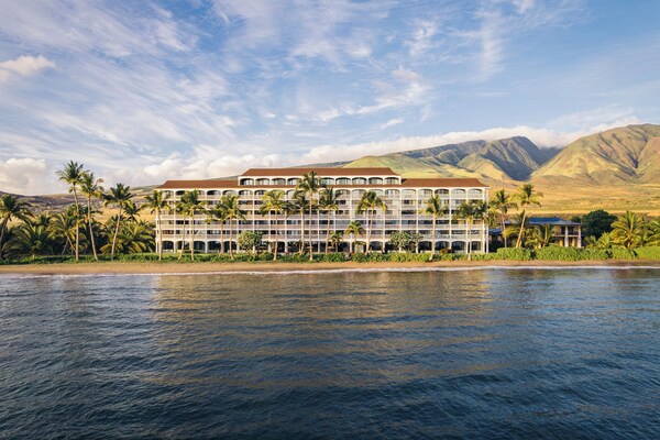 Lahaina Shores Beach Resort By Castle - Lahaina, HI