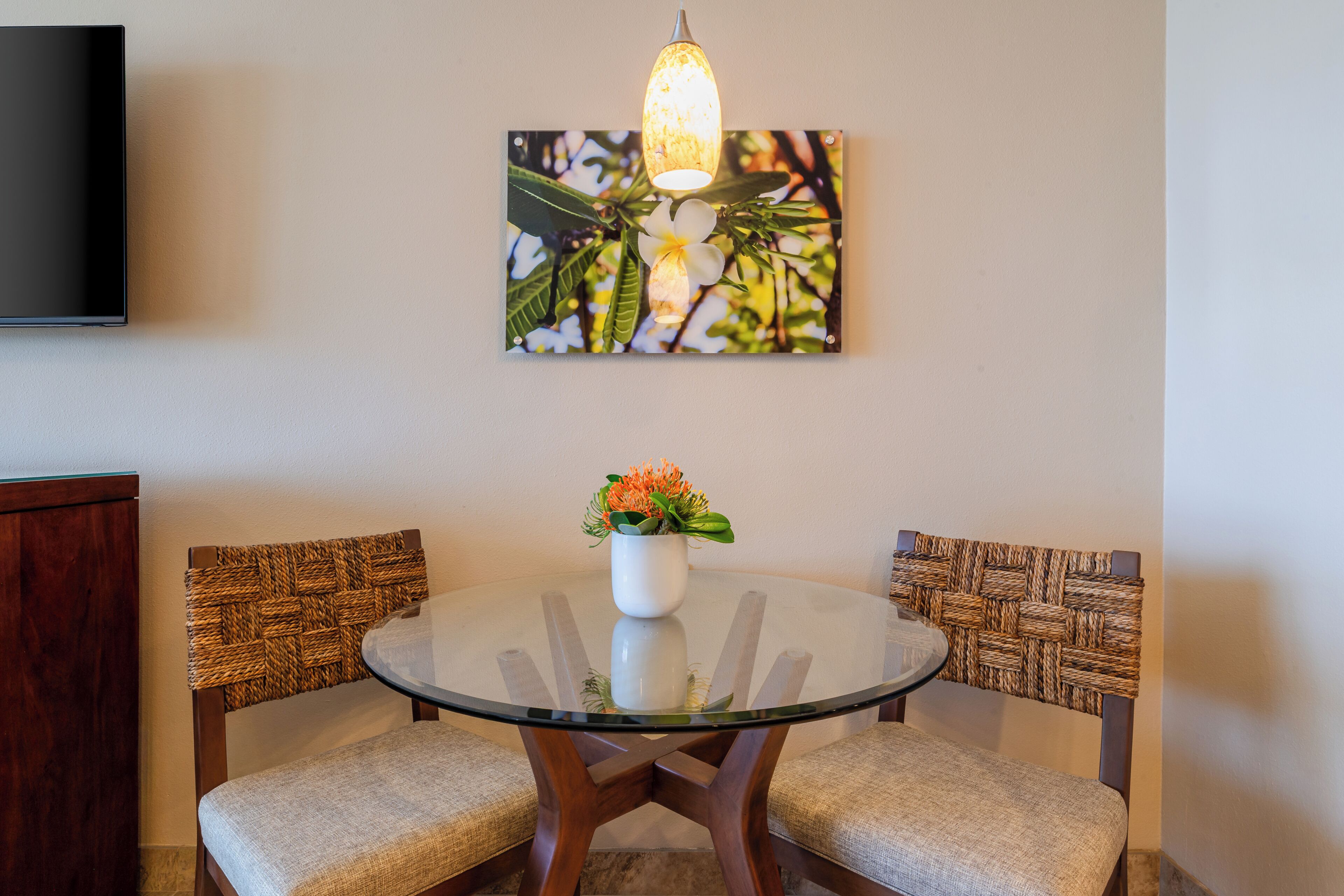 Ocean Front Studio w/ Kitchen | Living area | 44-inch flat-screen TV with cable channels