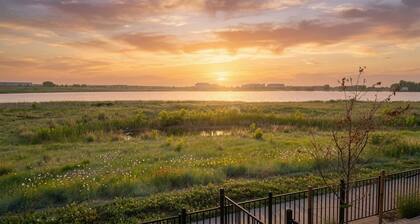 Lake Front Luxury Townhome✨
