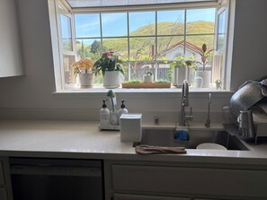 Interior - Modern Home in Hercules Near SF, Napa & Oakland with AC (Hercules)
