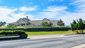 Exterior - Tuck Away: New Rental, Dog-friendly, Private Pool (Corolla)