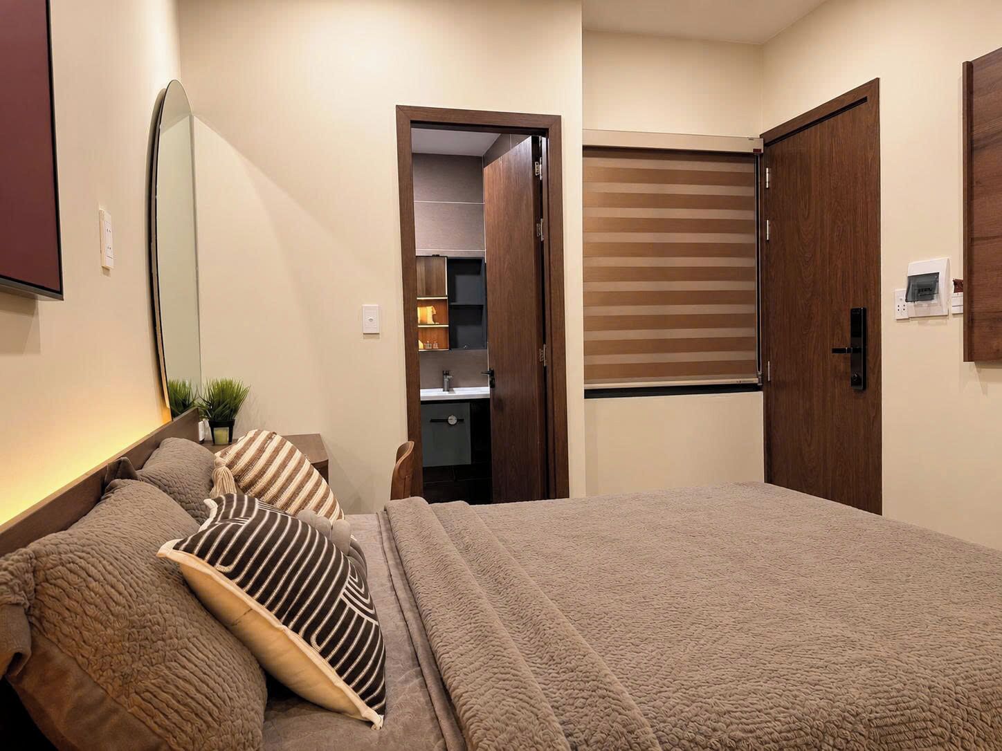 Quarto casal standard | Escrivaninha, cortinas blackout, quartos à prova de som