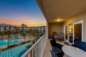 Outdoor dining - Amalfi D327 - 3rd Floor Views & Cabana Included! (Miramar Beach)