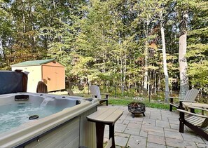 Bañera de hidromasaje al aire libre