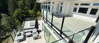 Bowen Island Ocean Retreat | Whole House | Hot Tub