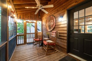Interior - Rosen Retreat | 3BR Cabin with hot tub, pool, game room, and fireplace (Helen)
