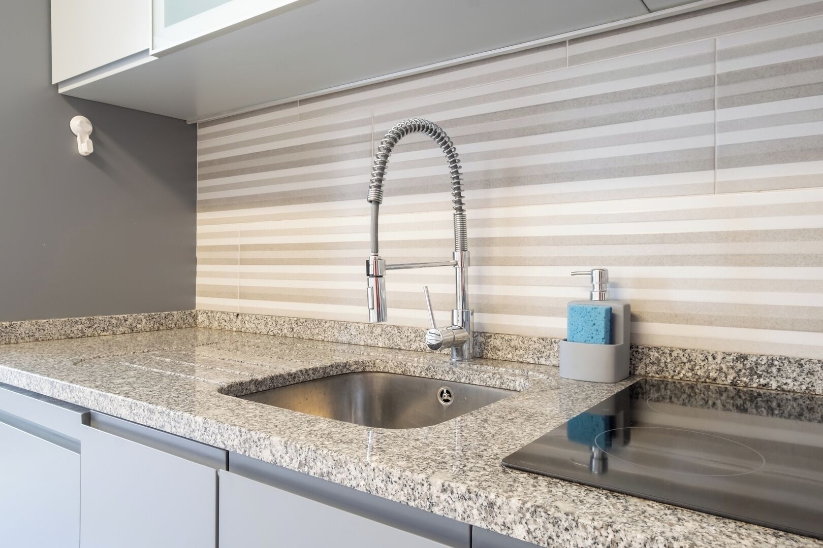 Fridge, microwave, dishwasher, cookware/dishes/utensils