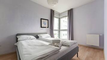 Iron/ironing board, WiFi, bed sheets