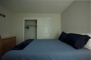 Iron/ironing board, WiFi, bed sheets - Charming Ranch Retreat w/ Large Fenced Yard (Kansas City)
