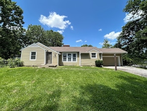 Exterior - Charming Ranch Retreat w/ Large Fenced Yard (Kansas City)