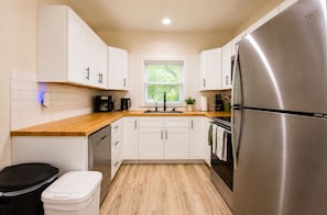 Private kitchen - Charming Ranch Retreat w/ Large Fenced Yard (Kansas City)