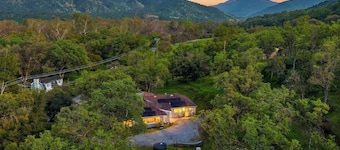 Three Rivers Hideaway Near Sequoia National Park with Mountain View’s