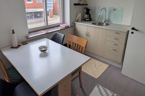 Dining - Spacious midttown apartment (Gram)