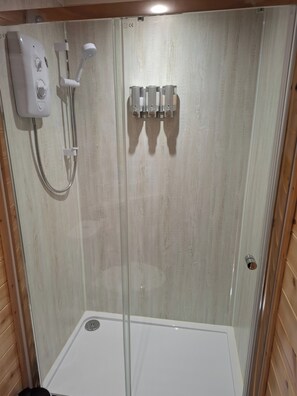 Bathroom - Cabin Sleeps 4 with Enclosed Garden (Wisbech)