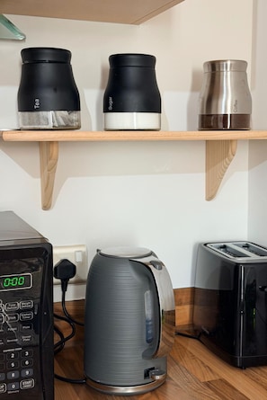 Kaffee und/oder Kaffeemaschine
