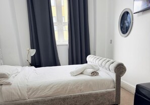 1 chambre, fer et planche à repasser, Wi-Fi, draps fournis