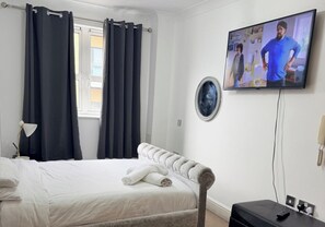 1 bedroom, iron/ironing board, WiFi, bed sheets - Jewellery Quarter 1-Bed Apt, Sleeps 2 with WiFi (Birmingham)