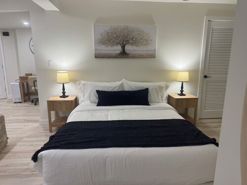 Private Studio • Near WMC •NYC • Tarrytown• Parking • 5 Min to  Valhalla Train