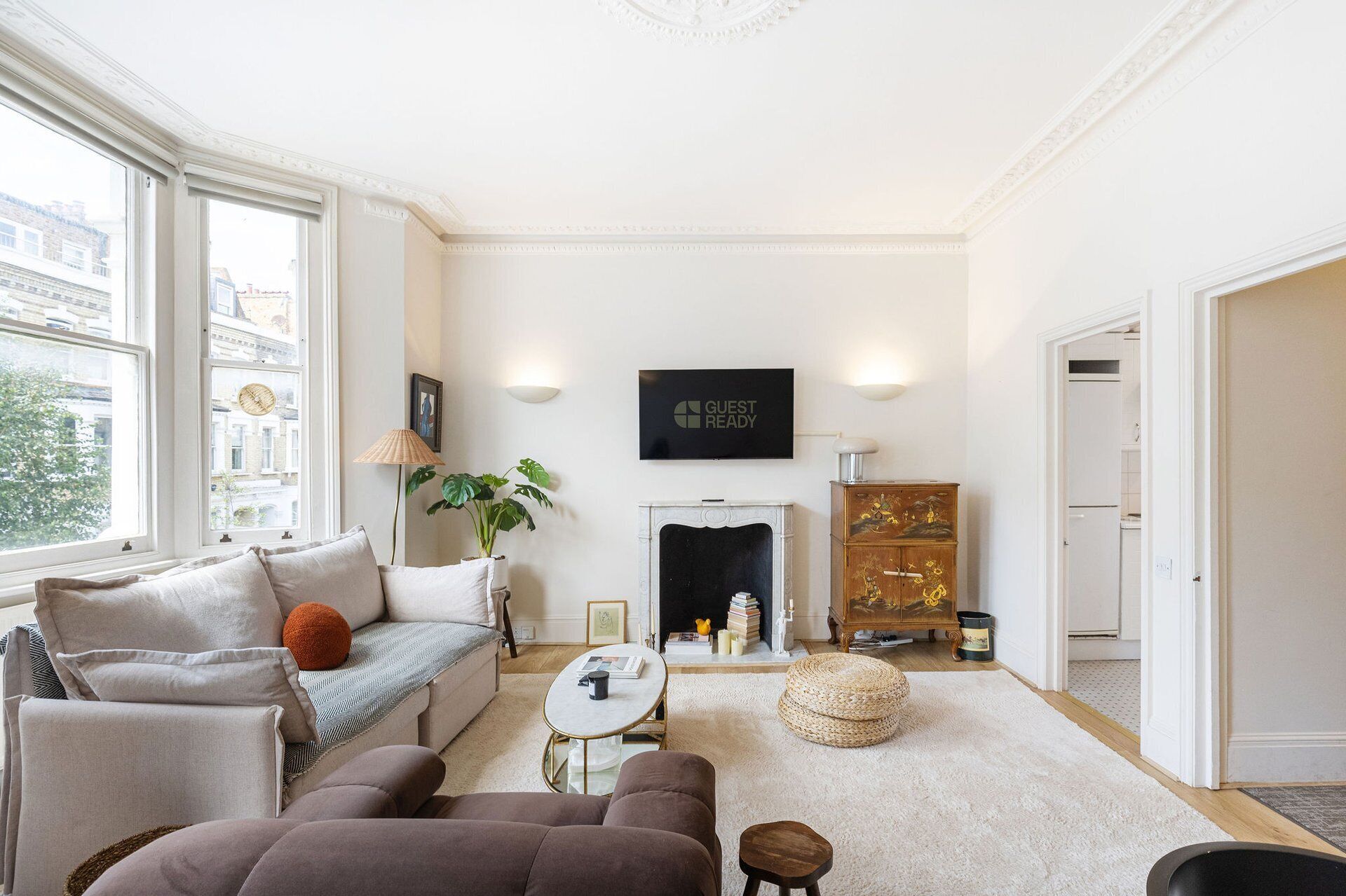 TV, fireplace