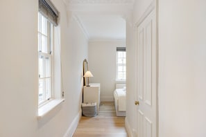 Interior - GuestReady - Charming Flat in Fulham, London (London)
