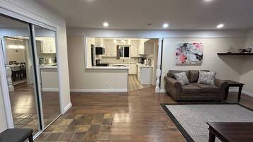 Bungalow, 3 Bedrooms, Fireplace | Living area