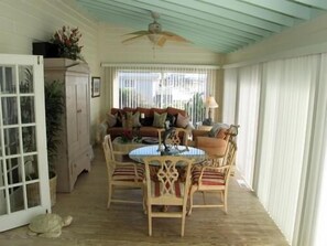 TV - Alligator Tale - Oceanfront in Garden City Beach (Garden City)