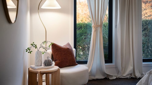 Hepburn Bliss a thoughtfully styled three-bedroom retreat
