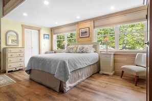 Iron/ironing board, free WiFi, bed sheets - Bent River Guest Quarters - River-view couple retreat with kitchen, patio, AC, Wi-Fi (Cushing)