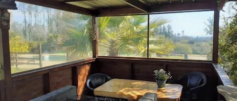 Outdoor dining