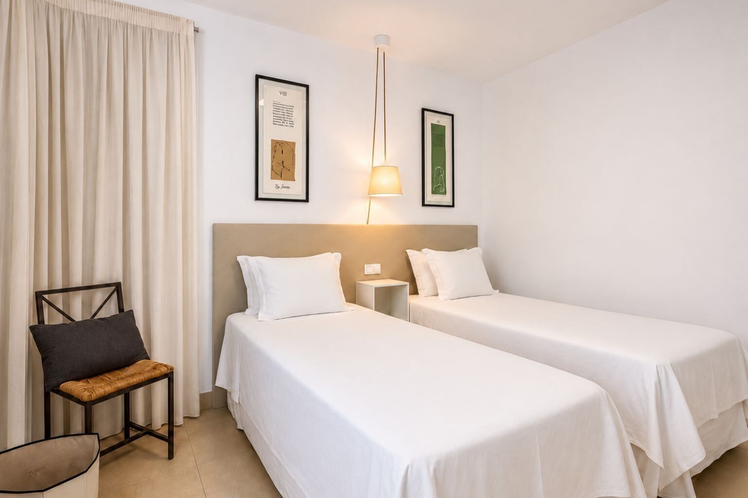 2 bedrooms, iron/ironing board, Internet, bed sheets