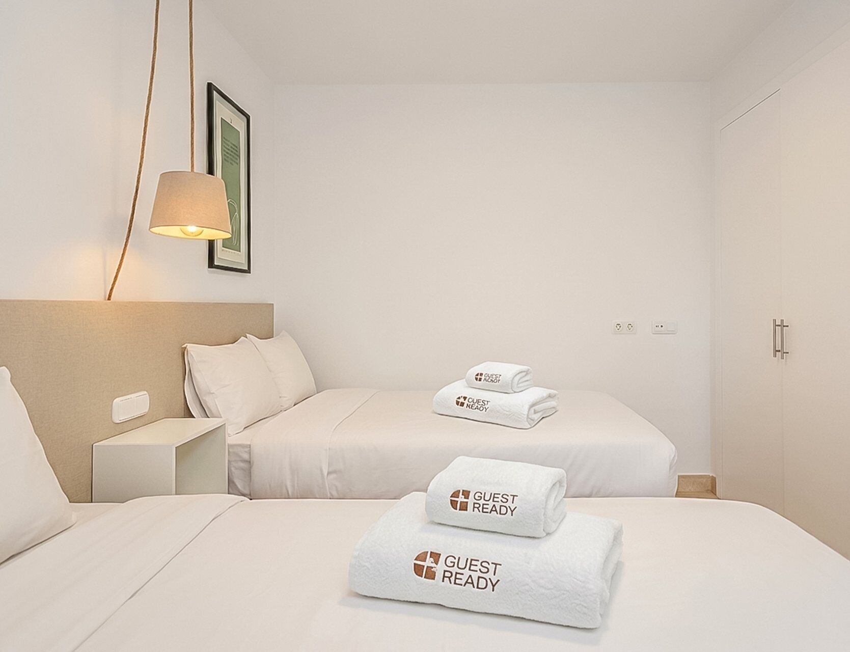 Iron/ironing board, internet, bed sheets