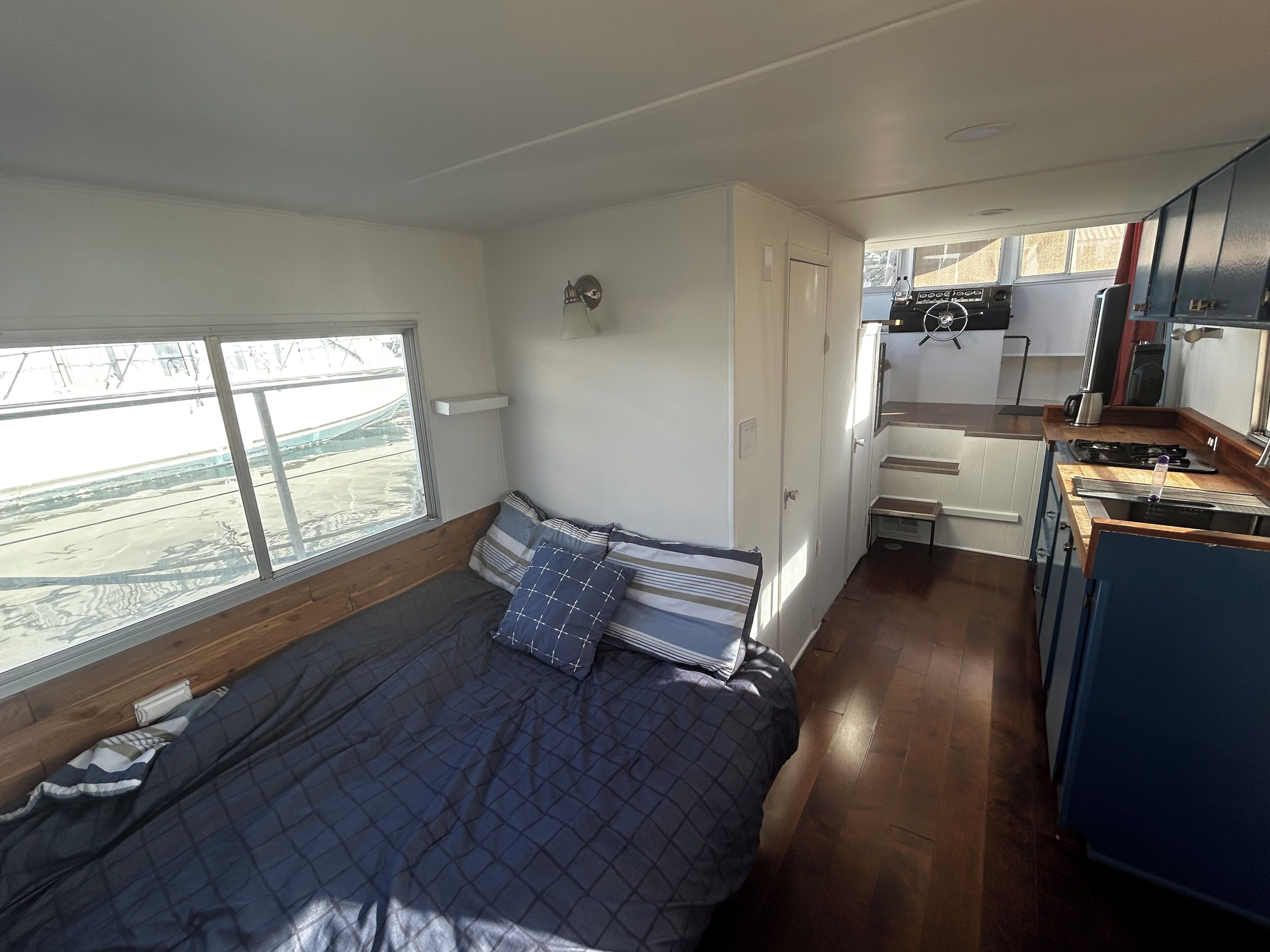 1 bedroom, iron/ironing board, Internet, bed sheets