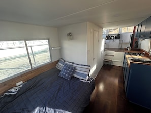 2 chambres, fer et planche à repasser, accès Internet, draps fournis