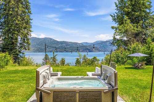 Stunning Lakeview Tiny Home w/ Private Hot Tub