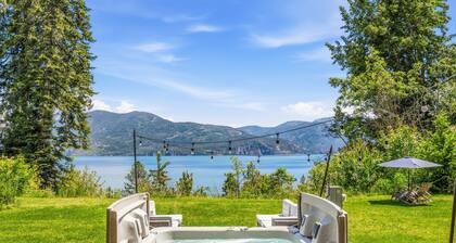 Stunning Lakeview Tiny Home w/ Private Hot Tub