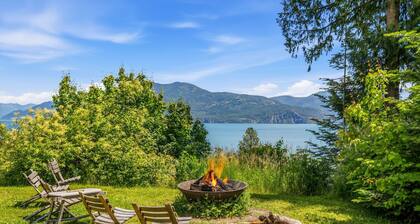Tiny Home Paradise w/ Hot Tub and Lake Views