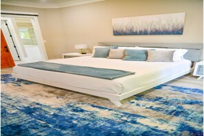 Tabla de planchar con plancha, wifi y ropa de cama 
