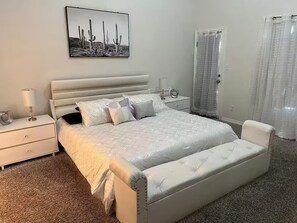 Iron/ironing board, WiFi, bed sheets - Cheerful 4 bedrooms casa particular (El Paso)