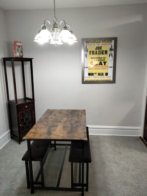 Dining - The new City Ave Joe Frazier Suite BalaCynwyd /St Joes University (Philadelphia)