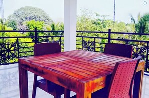Outdoor dining