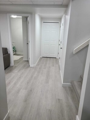Interior - Haven Serene - Modern, convenient, quiet, private 1 bedroom basement suite (Winnipeg)