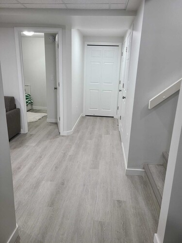 Haven Serene - Modern, convenient, quiet, private 1 bedroom basement suite