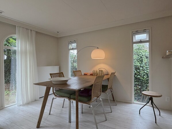 Dining - Beautiful chalet in the middle of the forests (Garderen)