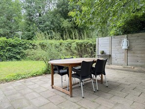 Outdoor dining - Beautiful chalet in the middle of the forests (Garderen)