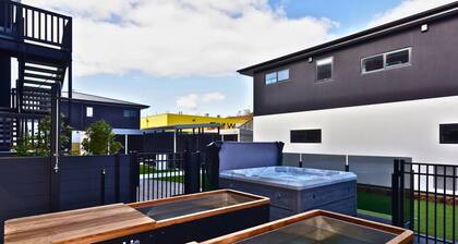 The Moorhouse Residence | Cozy & Central